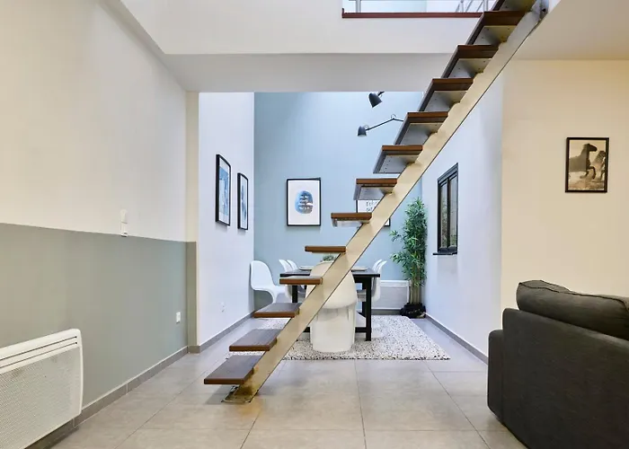 4 Bedroom Apartment With Parking !
