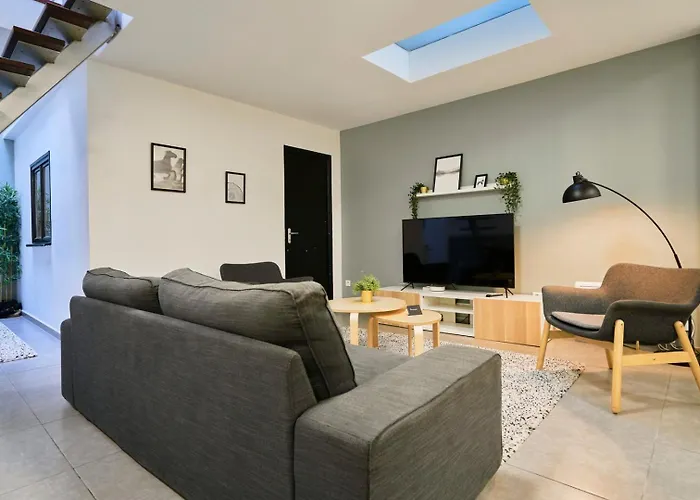 4 Bedroom Apartment With Parking !