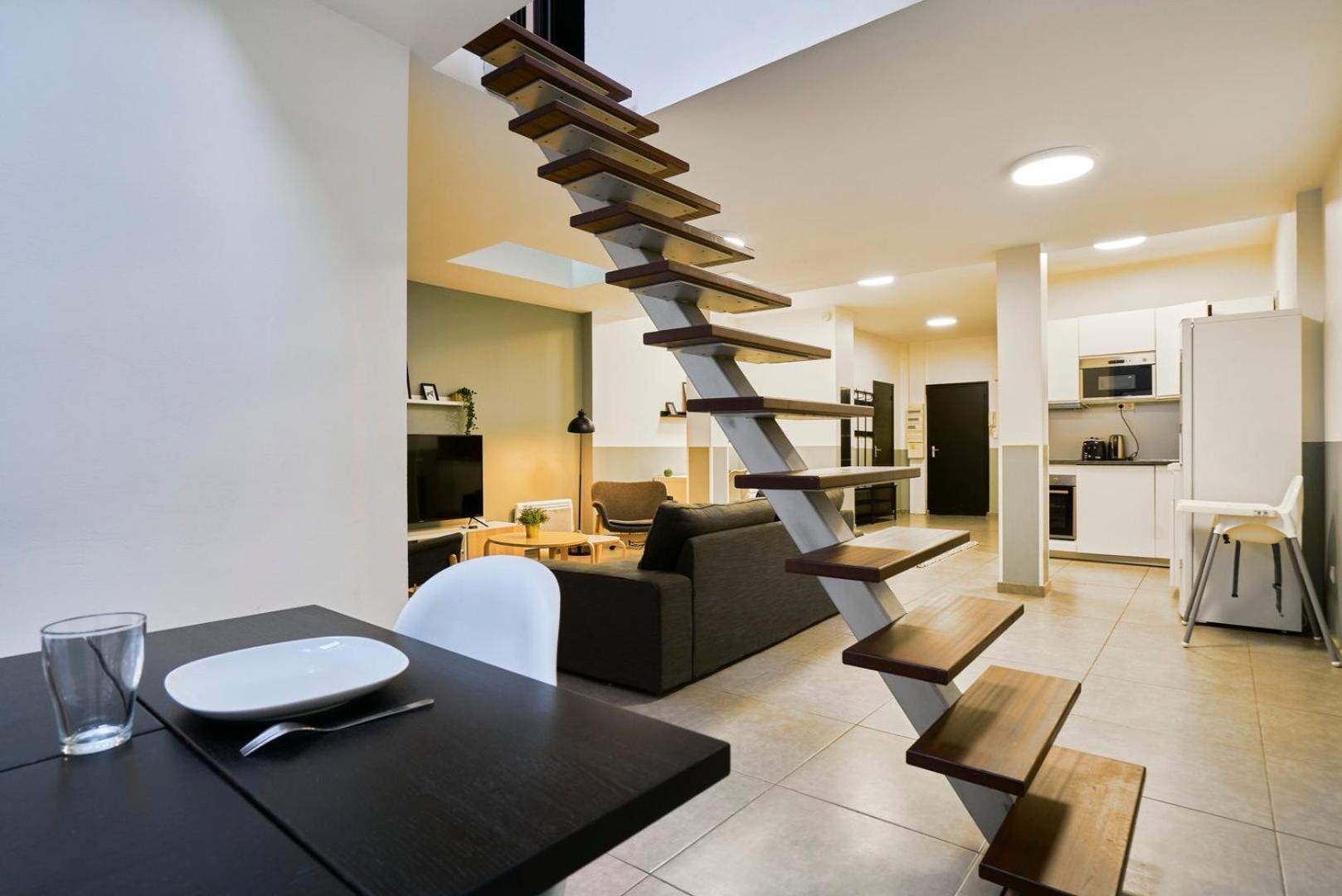 4 Bedroom With Parking ! * Lille