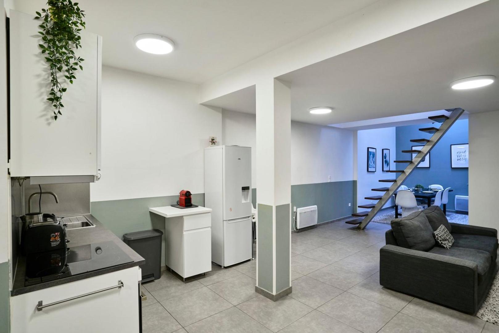 4 Bedroom With Parking ! * Lilla